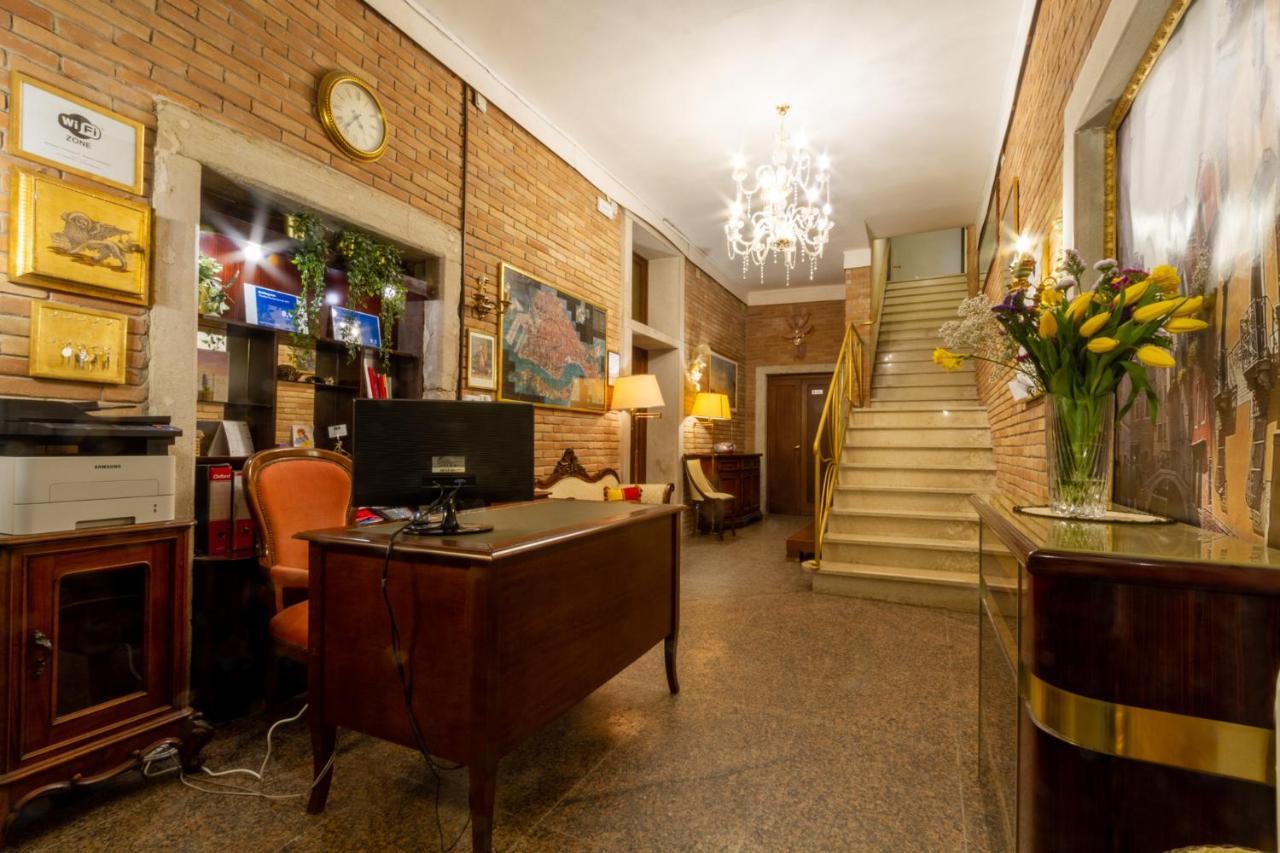 Art Dreams Apartment Dimora Casanova Venesia Bagian luar foto